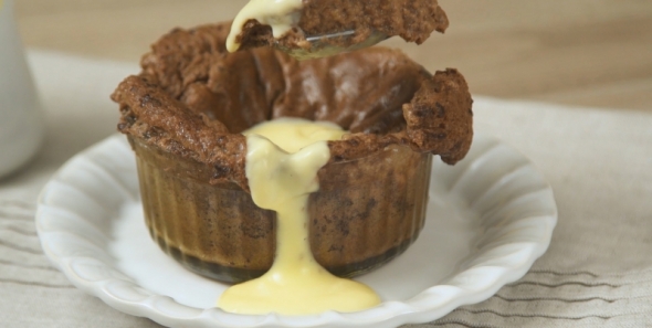 Soufflé de Chocolate com Creme de Baunilha